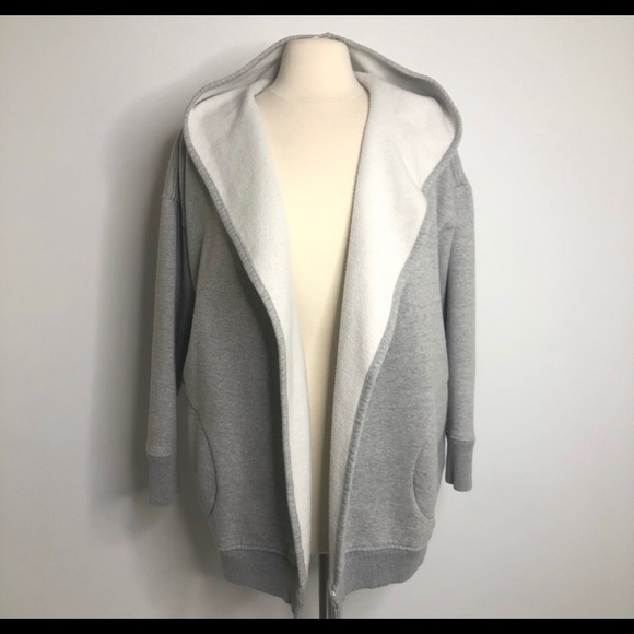 Athleta Prajna Wrap - Picture 2 of 10